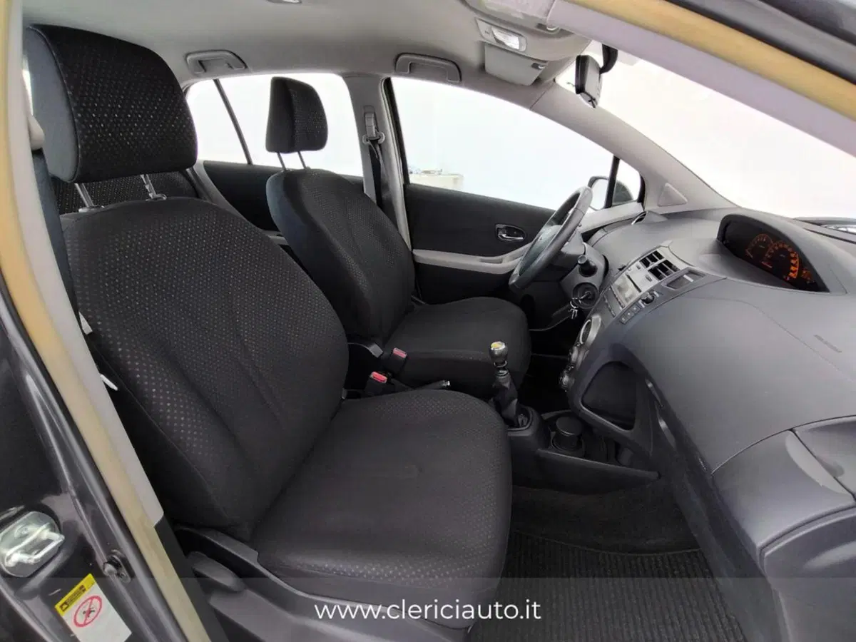 Toyota Yaris usata a Como (3)