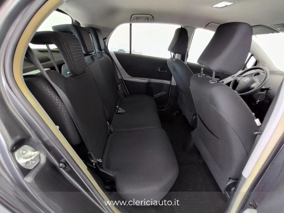 Toyota Yaris usata a Como (5)
