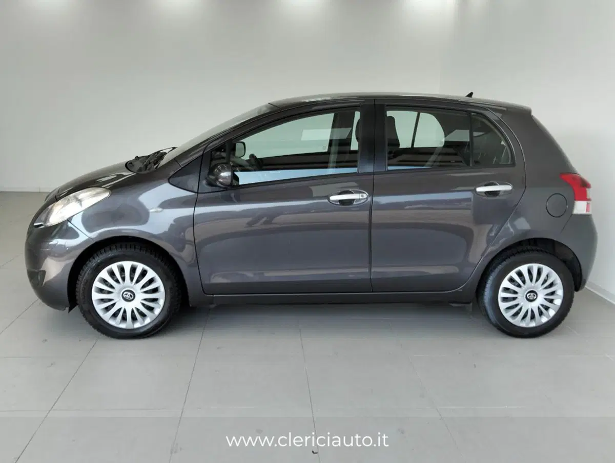 Toyota Yaris usata a Como (8)