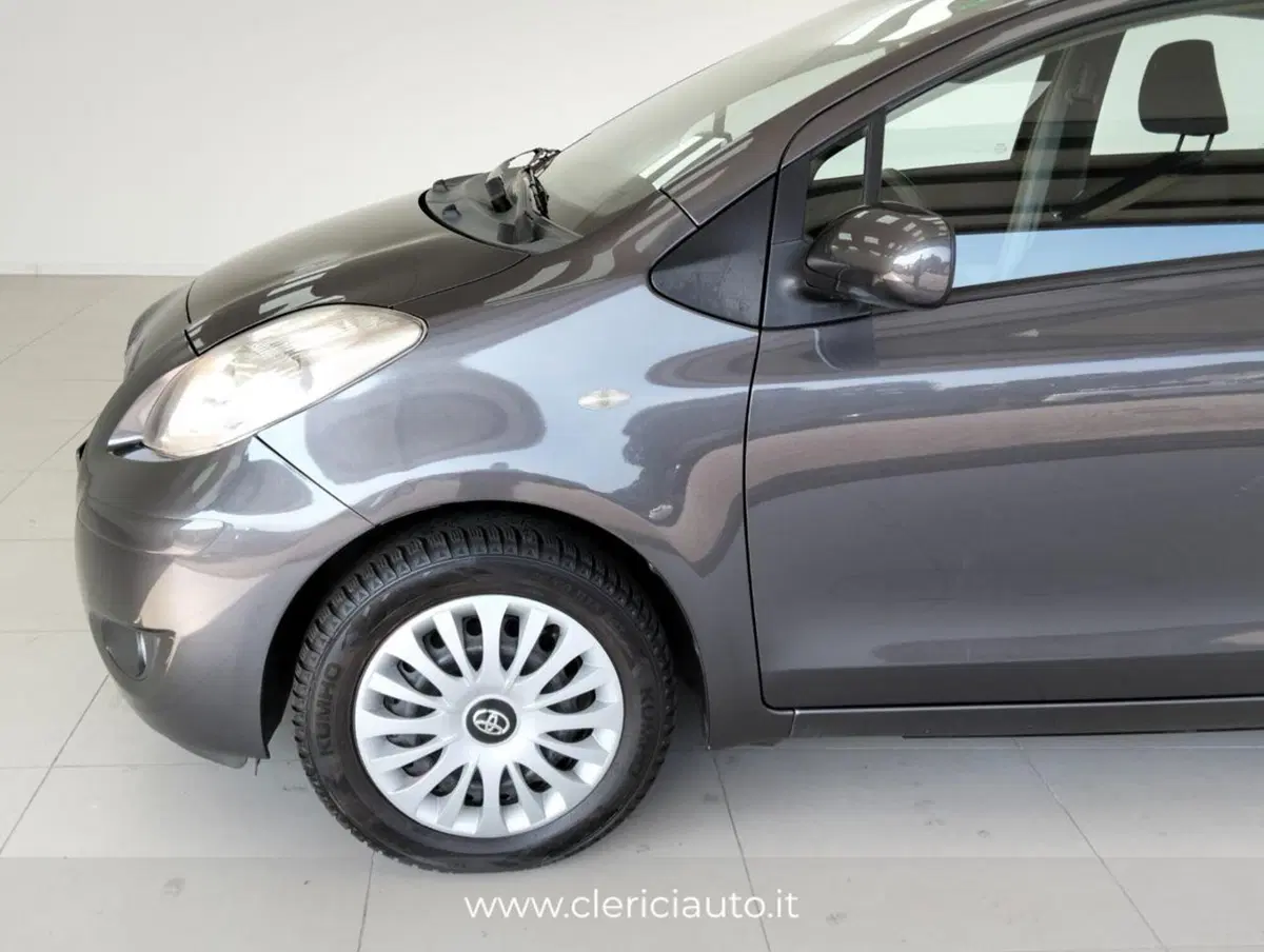Toyota Yaris usata a Como (9)
