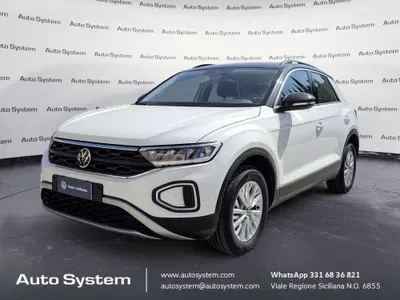 Volkswagen T-Roc 1.5 tsi Life dsg del 2023 usata a Palermo