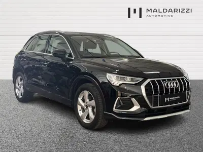 Audi Q3 35 2.0 tdi Business Advanced s-tronic del 2024 usata a Bari