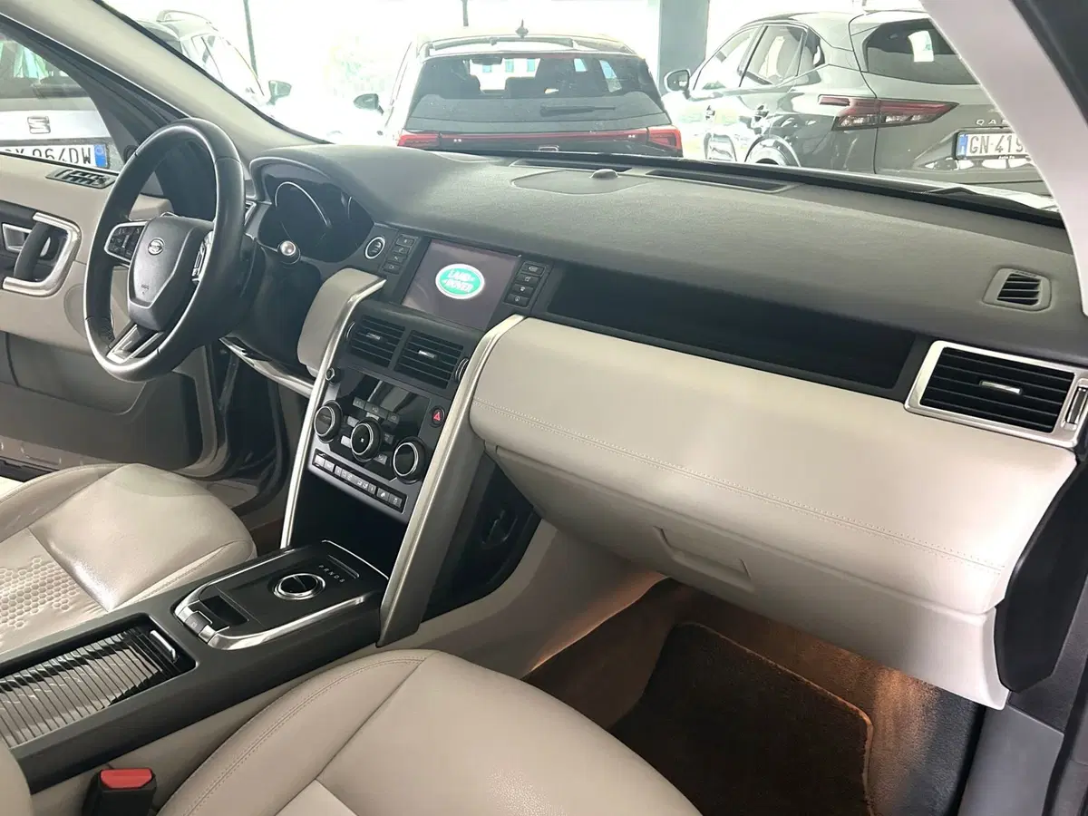 Land Rover Discovery Sport usata a Ferrara (12)