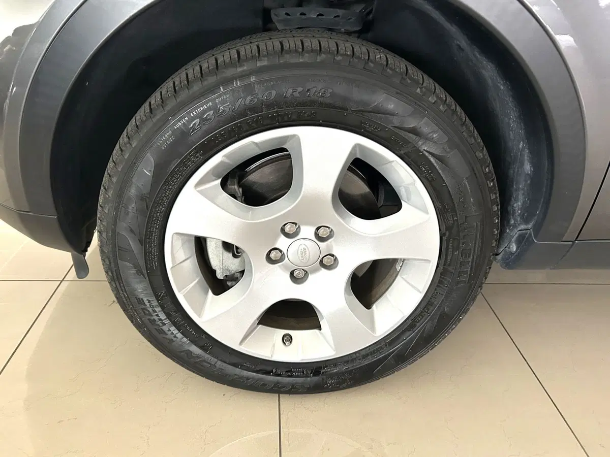 Land Rover Discovery Sport usata a Ferrara (7)