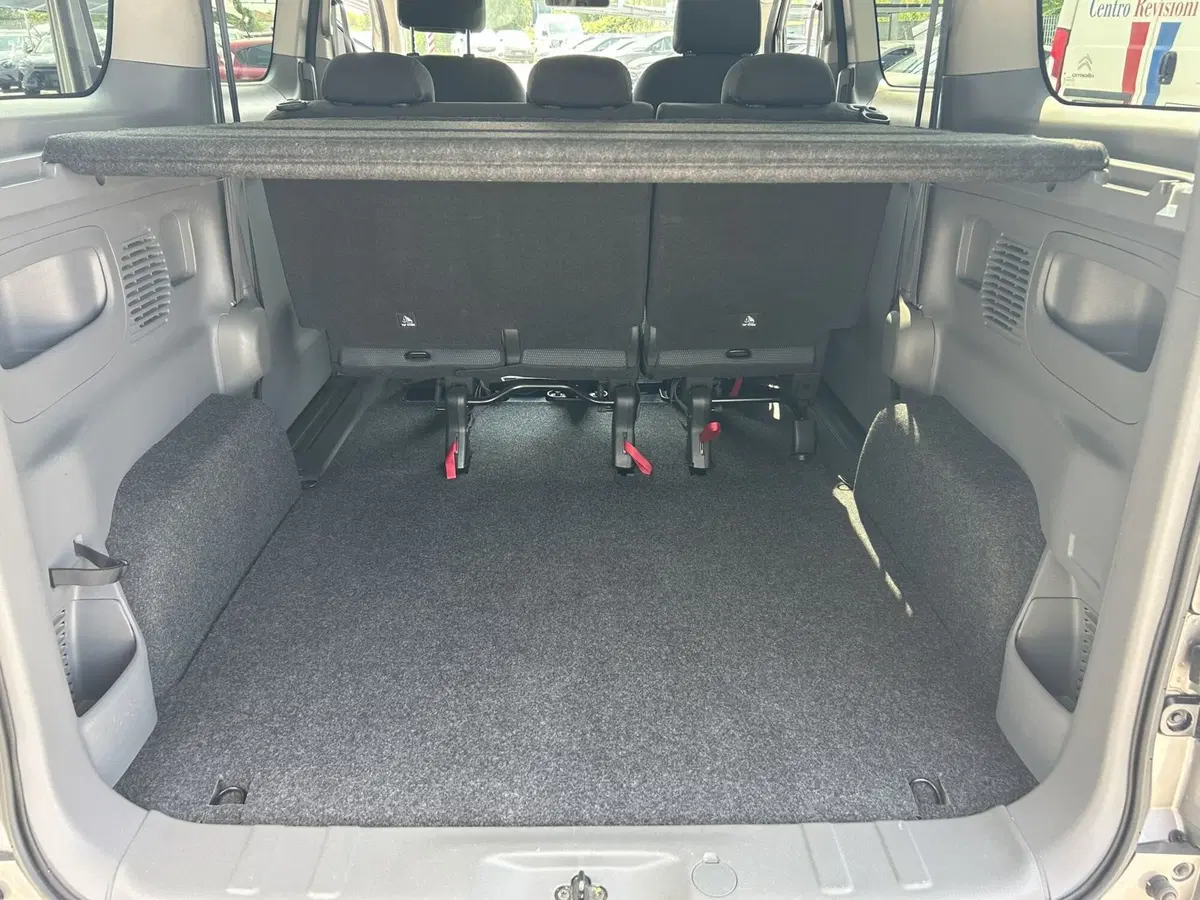Nissan NV200 usata a Ferrara (14)