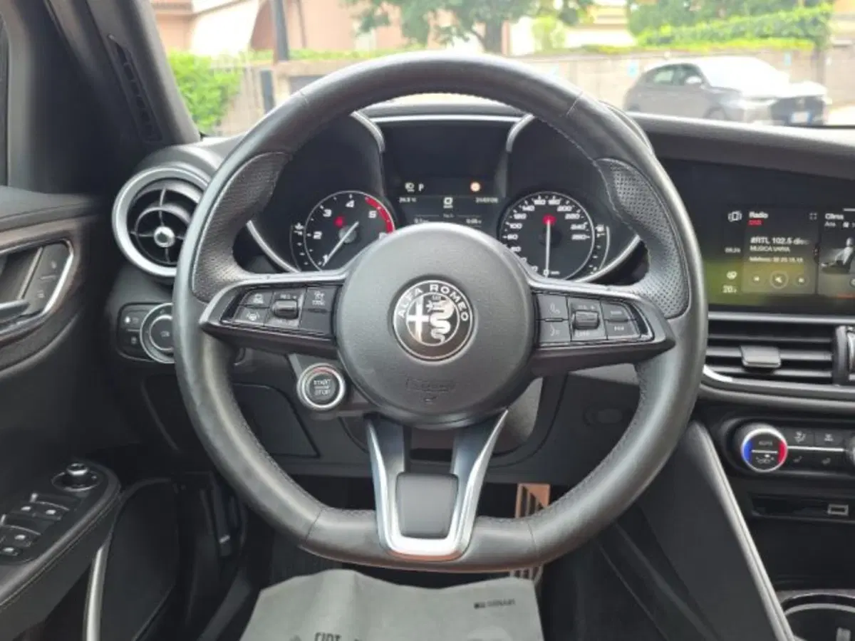 Alfa Romeo Giulia usata a Monza e Brianza (9)