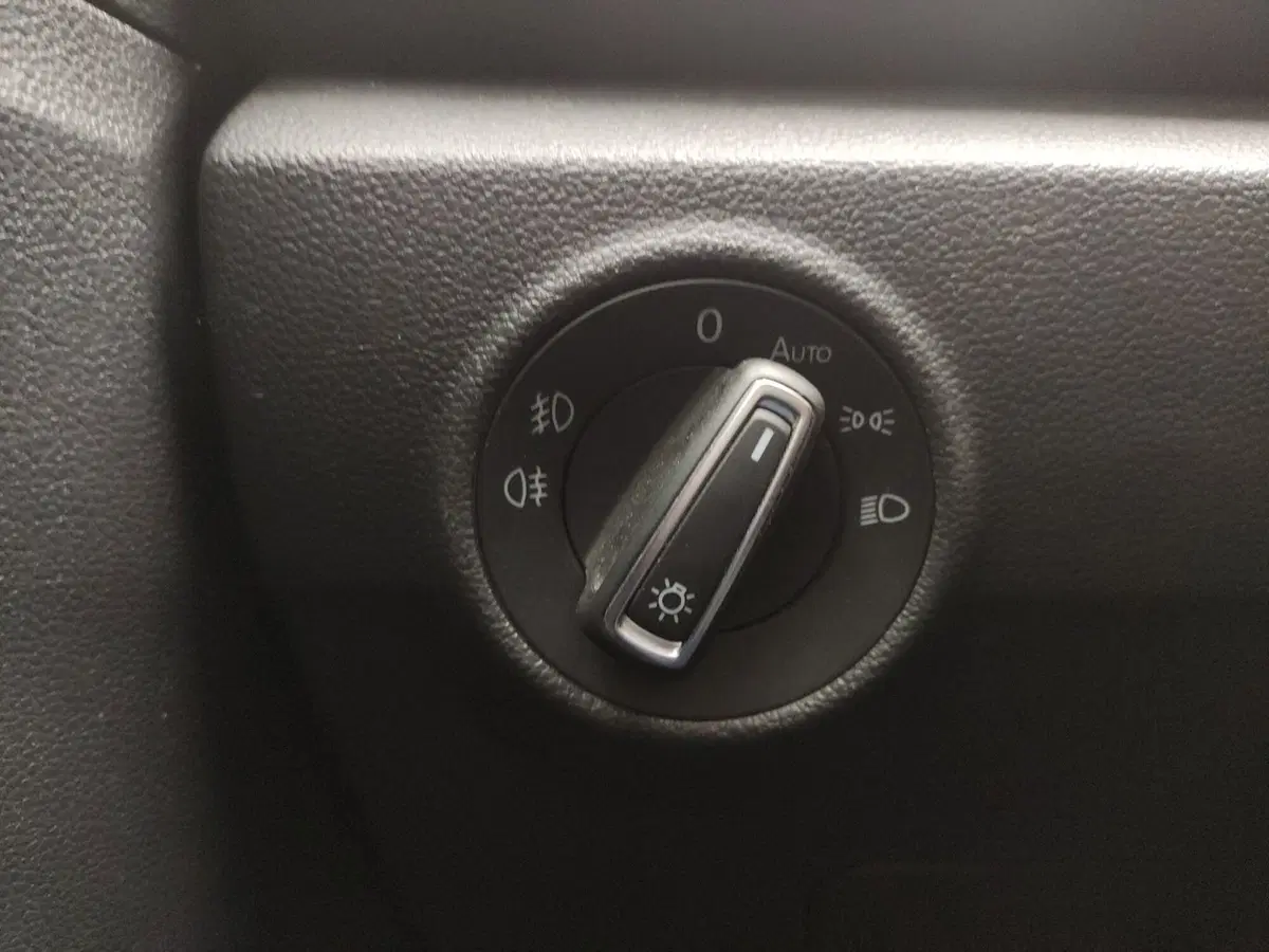 Volkswagen T-Roc usata a Avellino (14)
