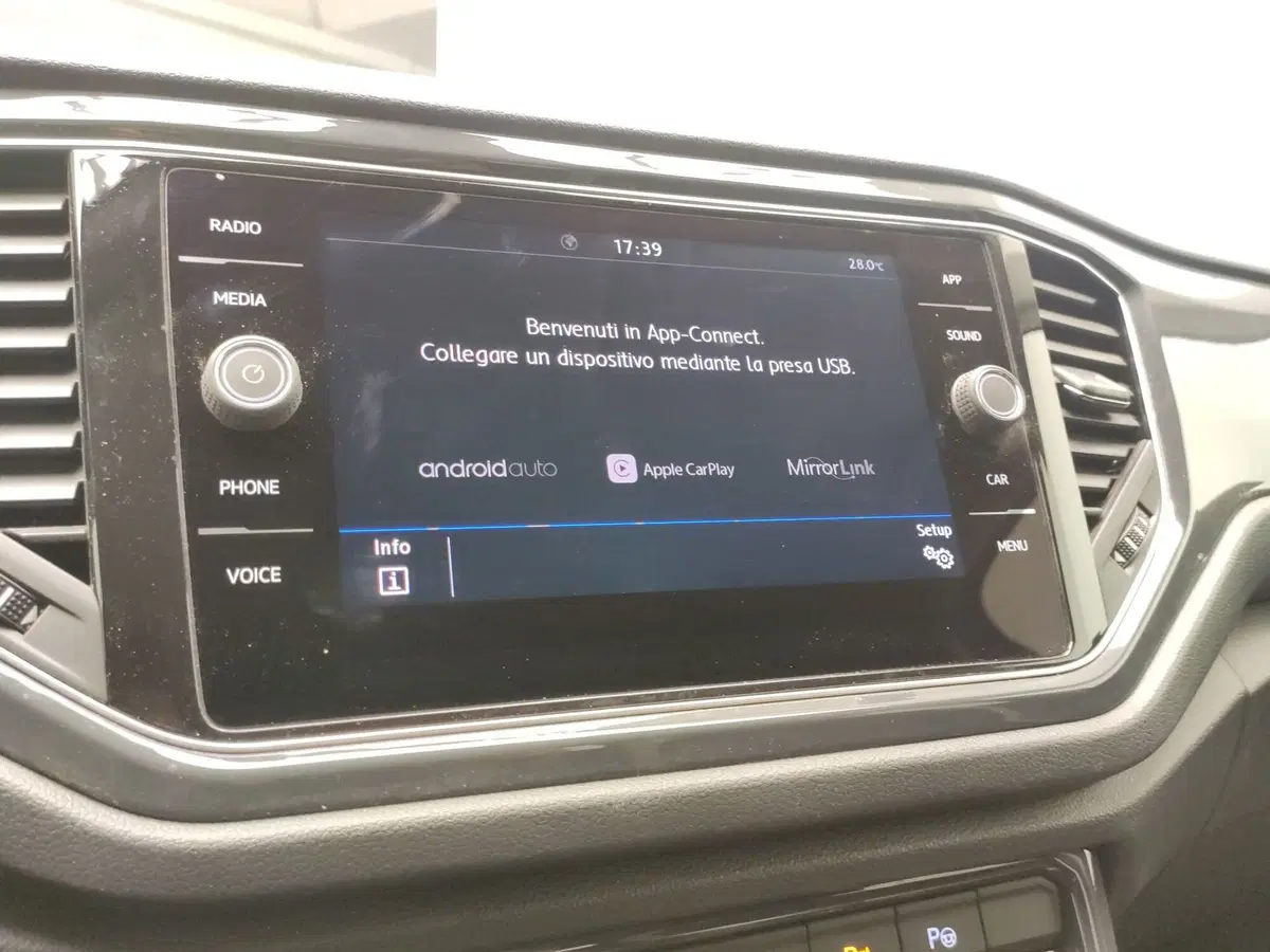 Volkswagen T-Roc usata a Avellino (19)