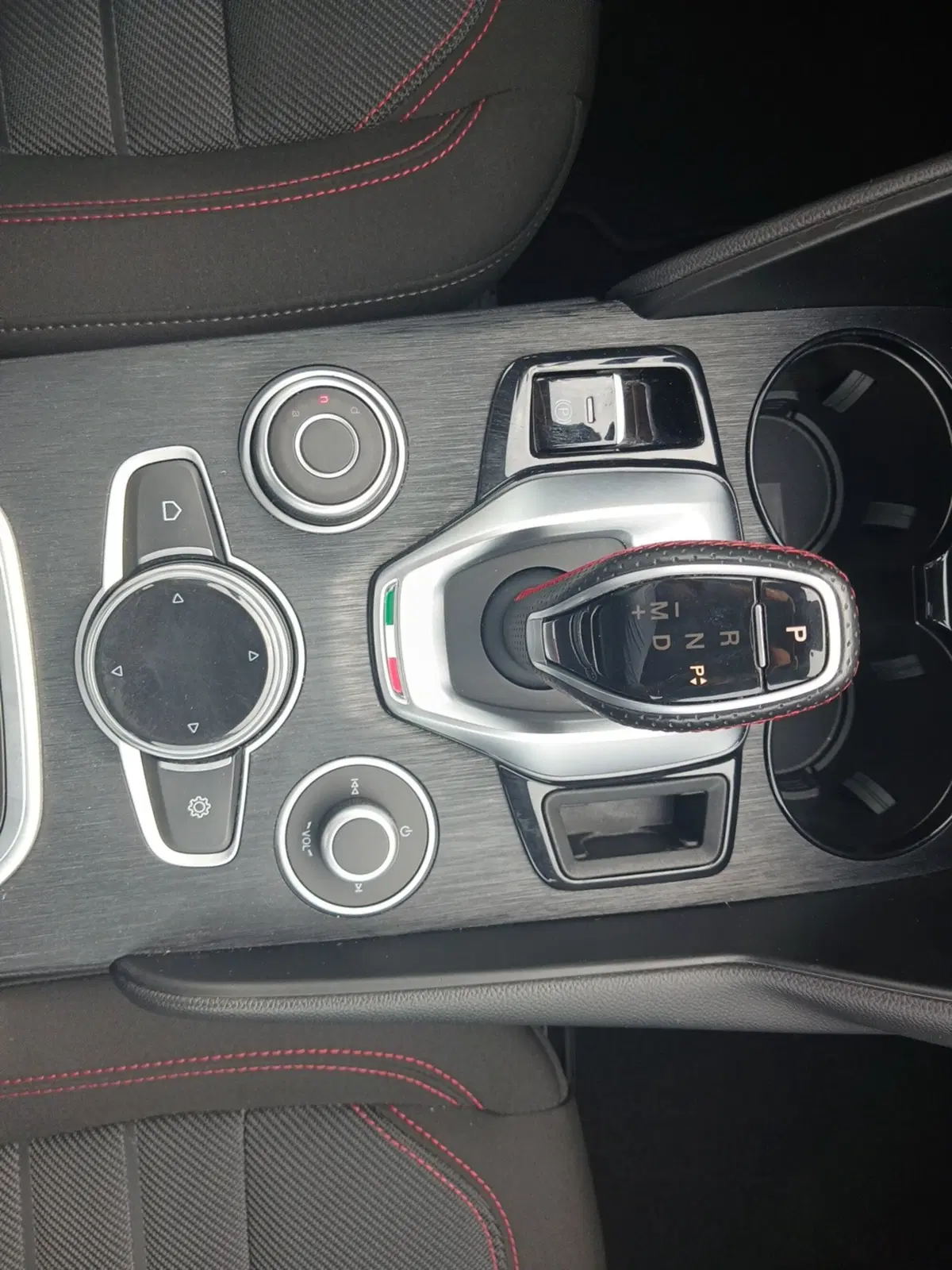 Alfa Romeo Giulia usata a Pordenone (17)