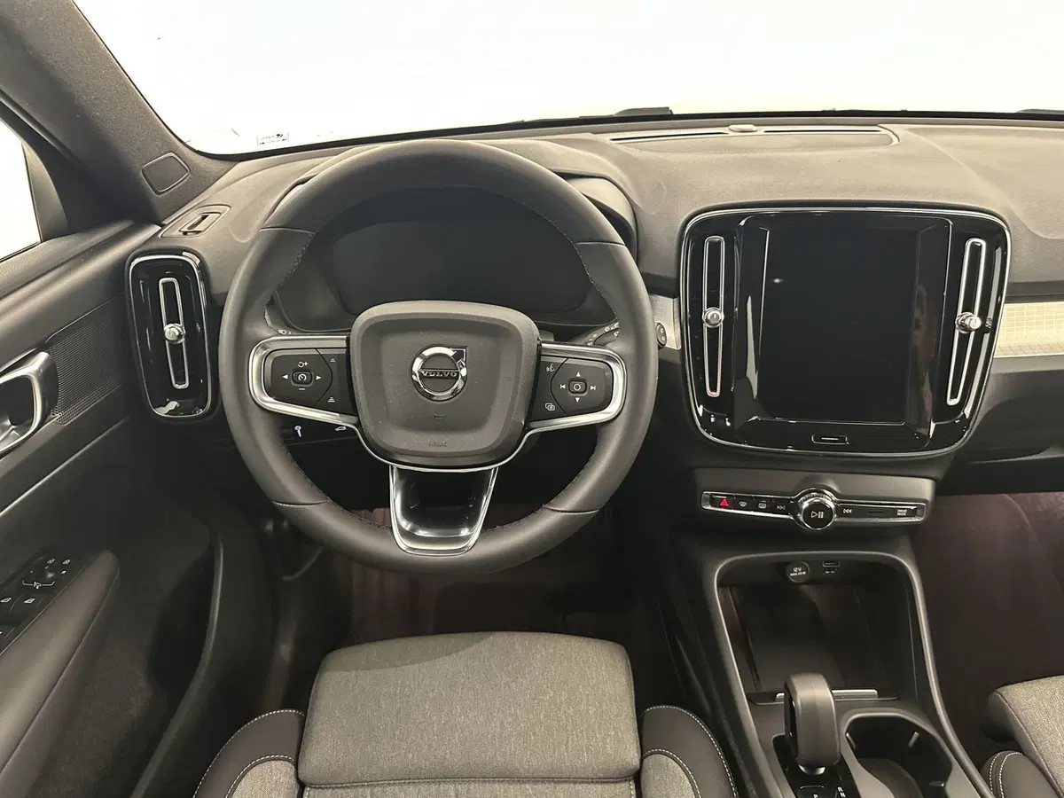 Volvo XC40 usata a Bergamo (13)