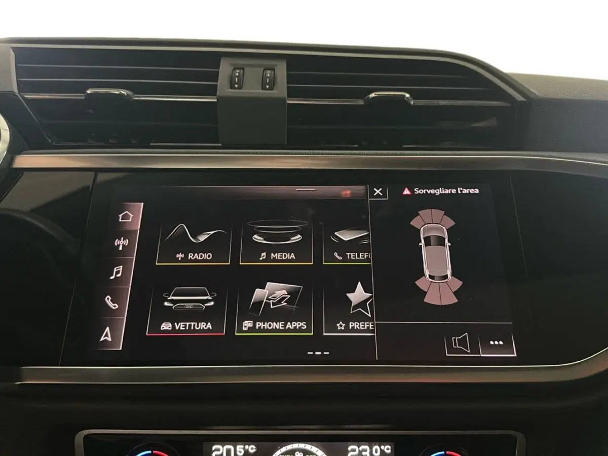 Audi Q3 Sportback usata a Napoli (15)