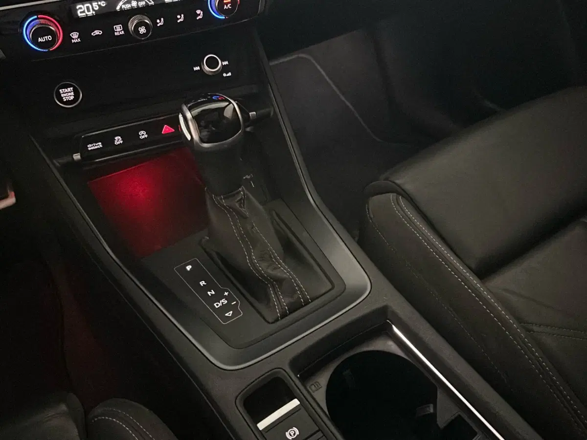 Audi Q3 Sportback usata a Napoli (18)