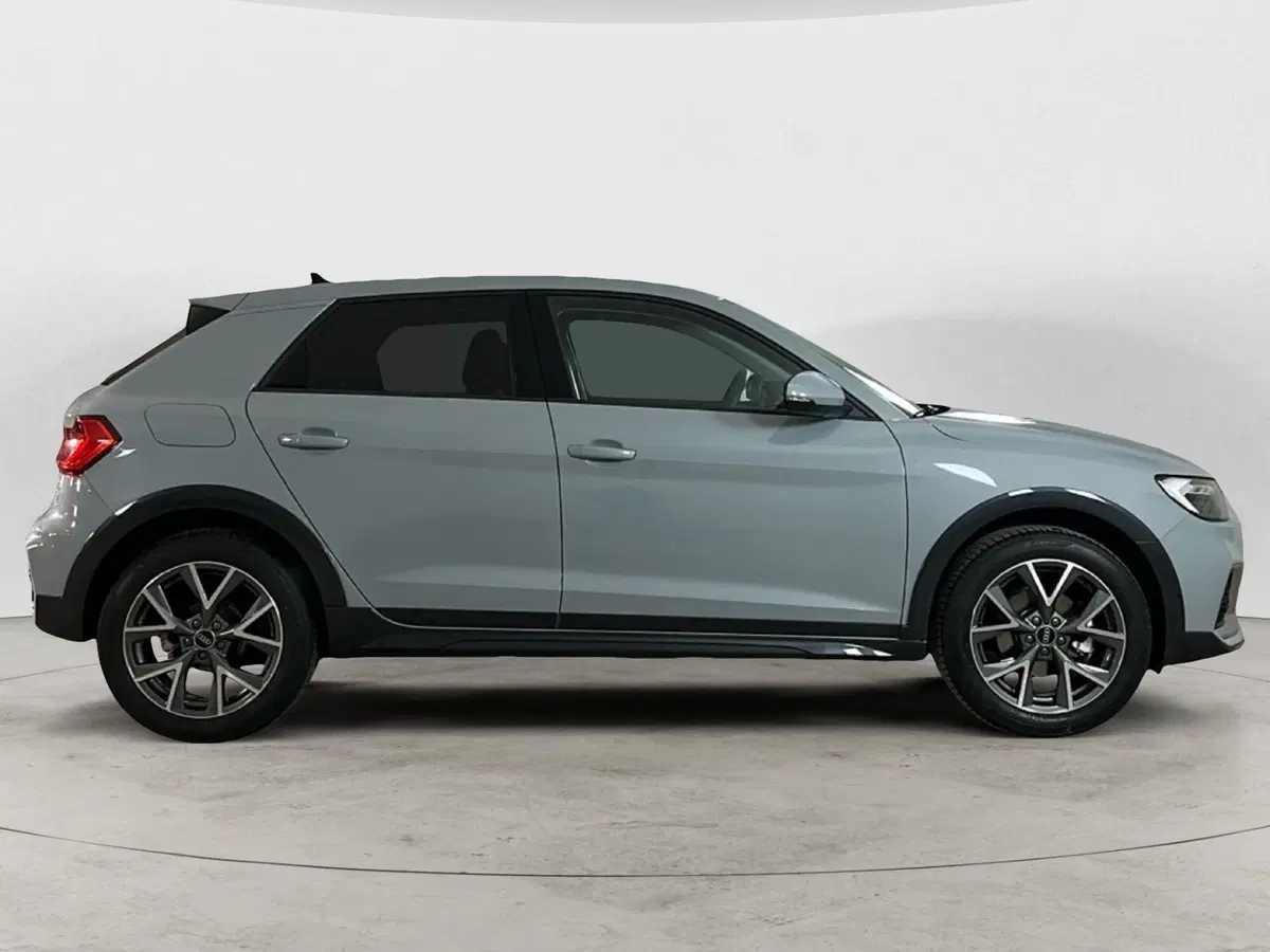 Audi A1 allstreet usata a Napoli (3)