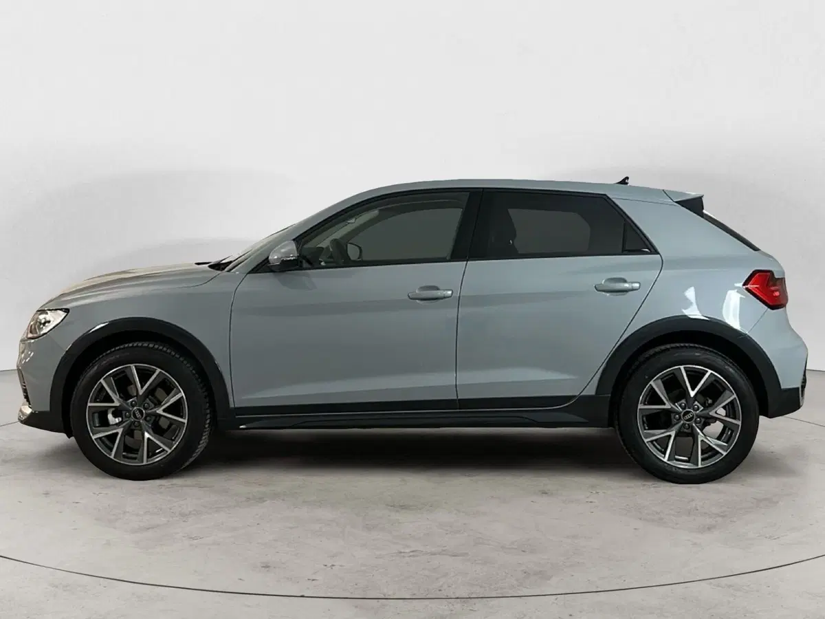Audi A1 allstreet usata a Napoli (5)