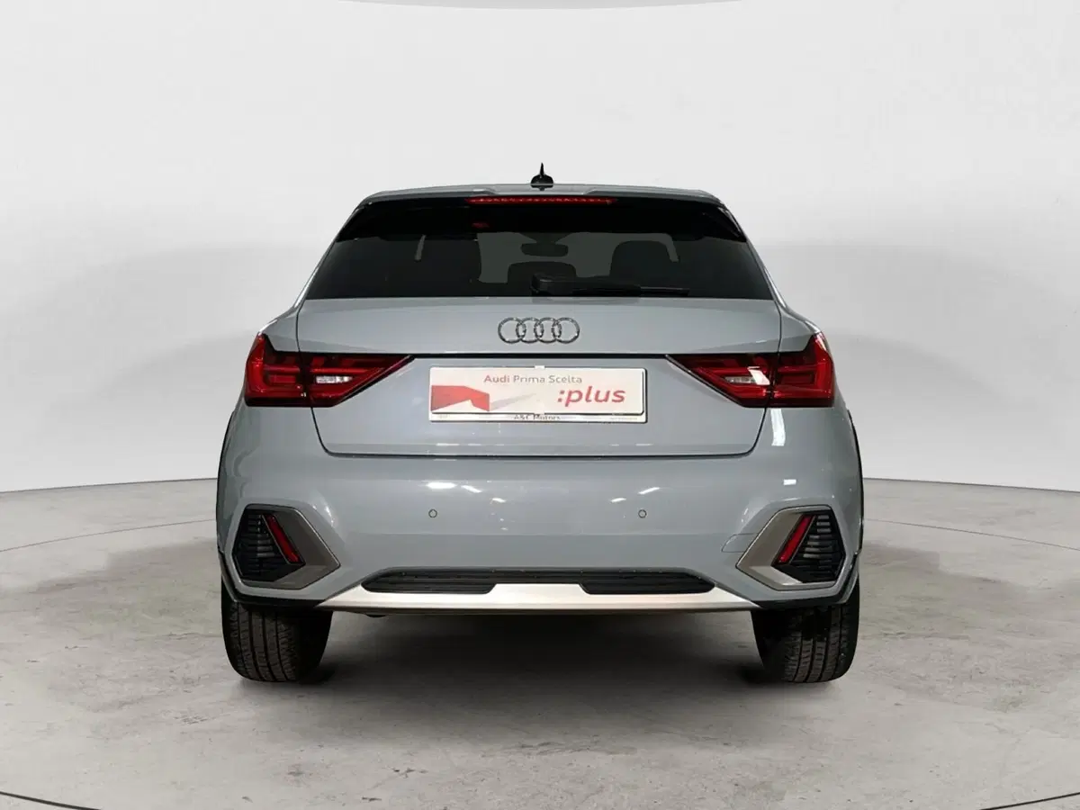Audi A1 allstreet usata a Napoli (6)