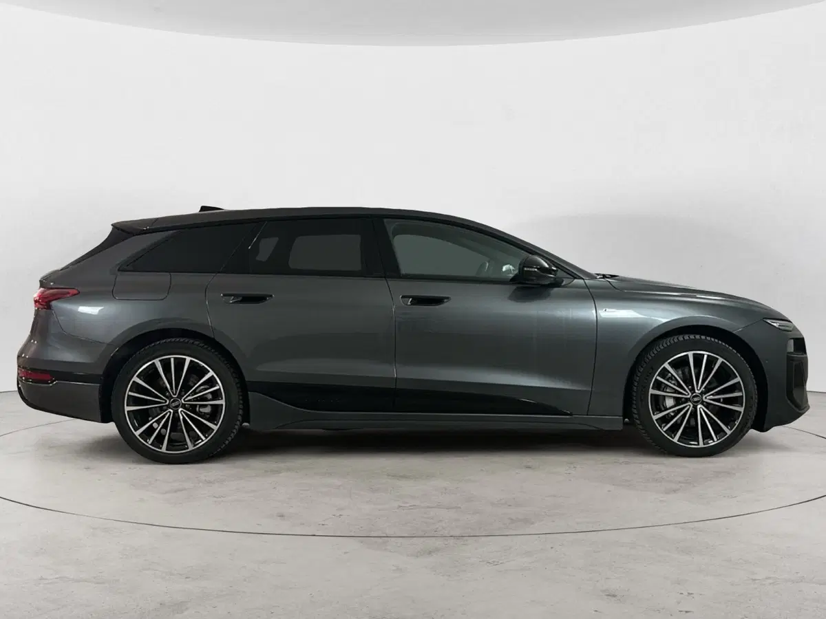 Audi A6 Avant e-Tron usata a Napoli (3)