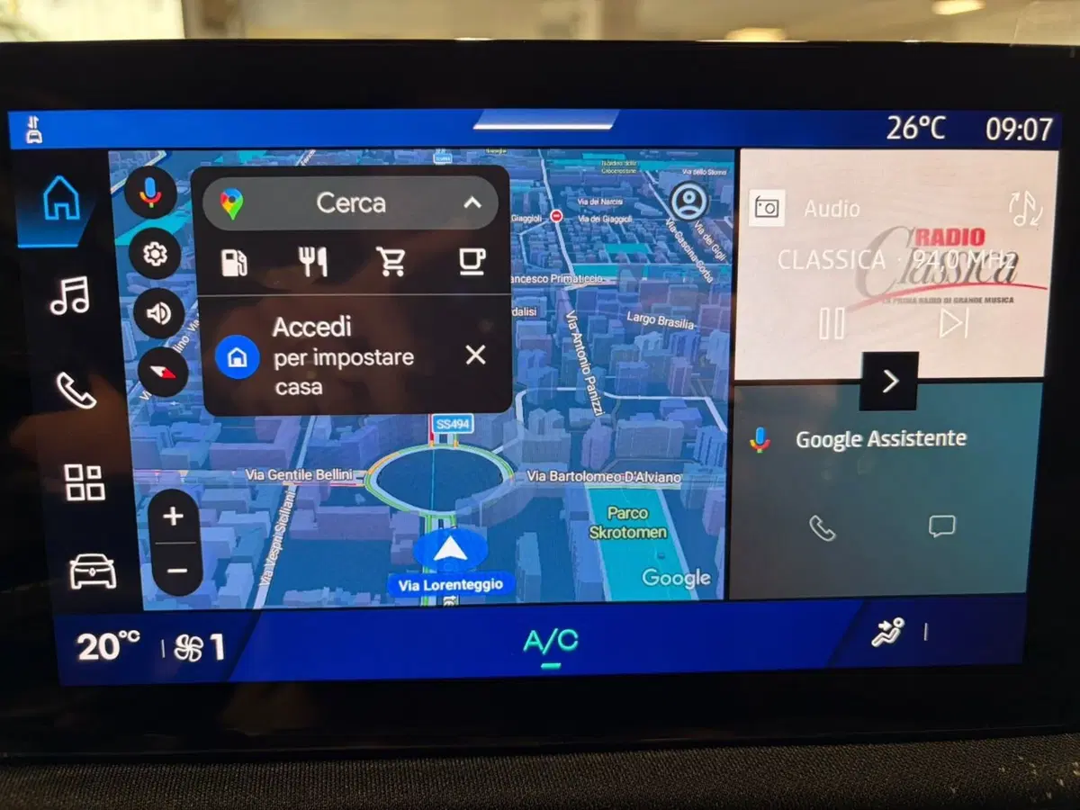 Renault Clio nuova a Milano (12)