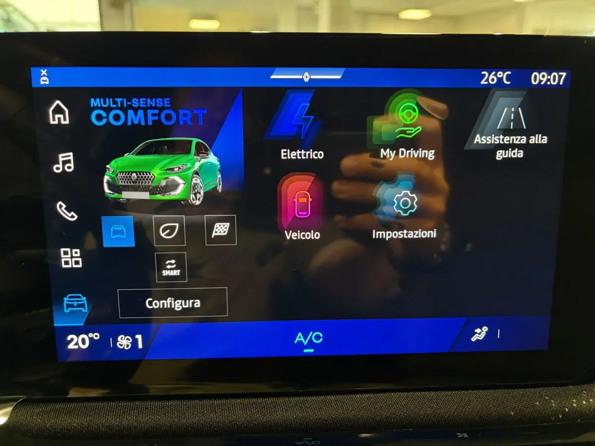 Renault Clio nuova a Milano (13)