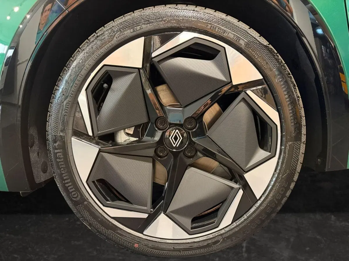 Renault Clio nuova a Milano (9)