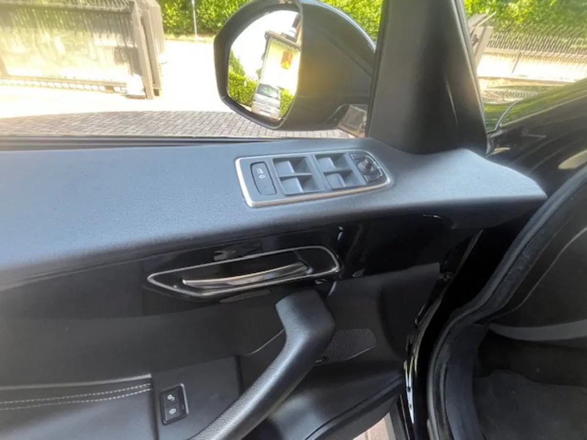 Jaguar F-Pace usata a Brescia (11)