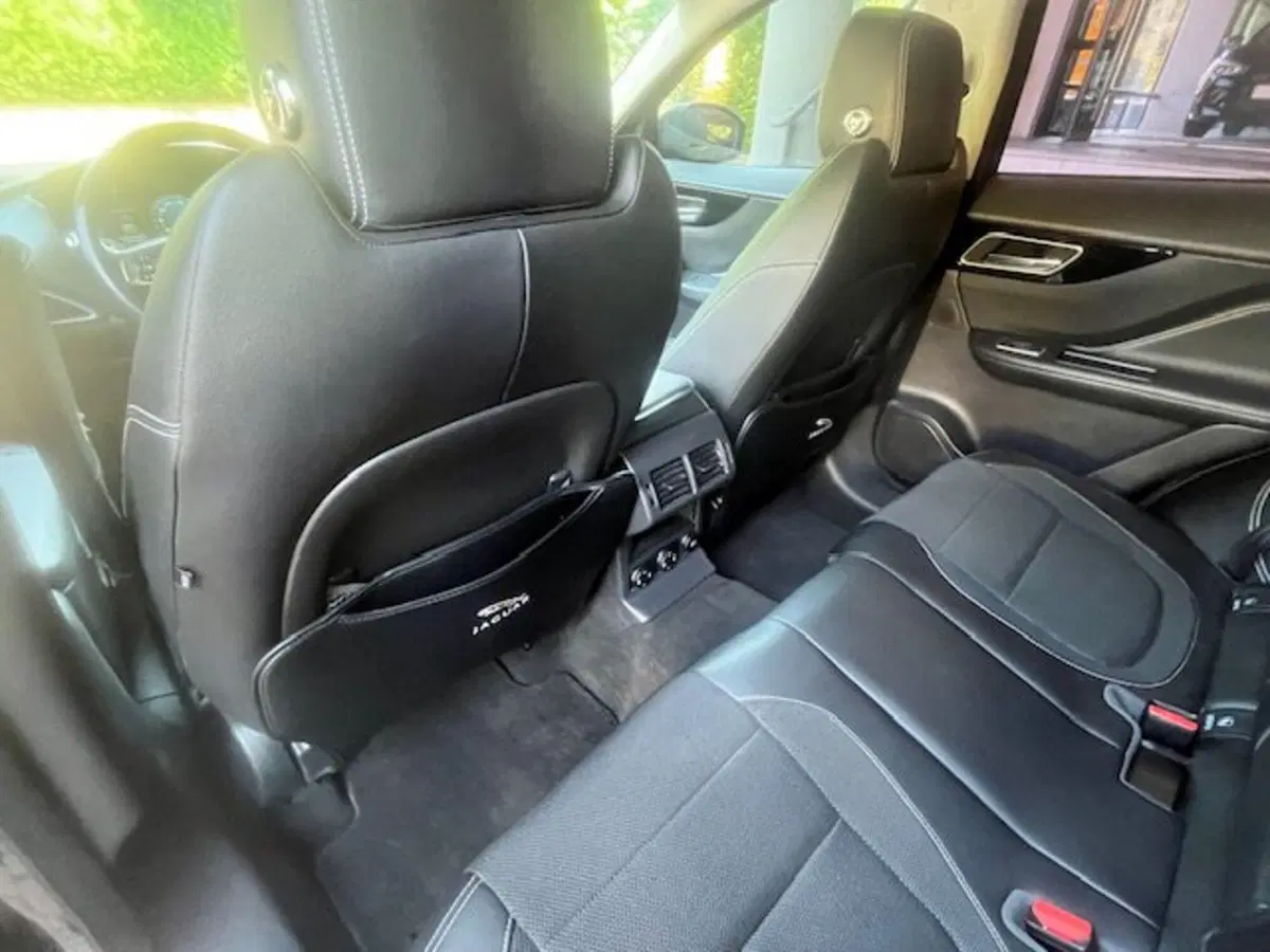 Jaguar F-Pace usata a Brescia (19)