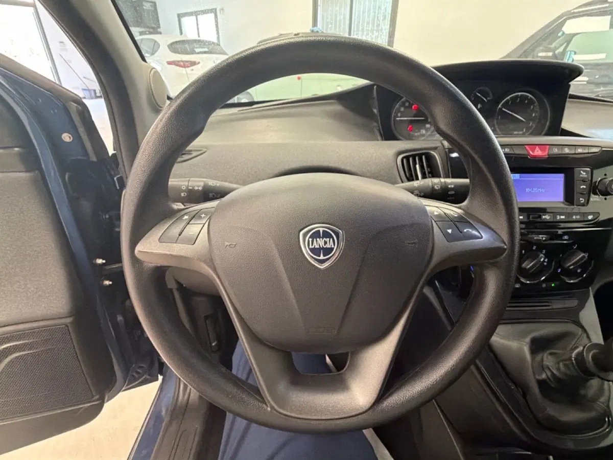 Lancia Ypsilon usata a Palermo (14)
