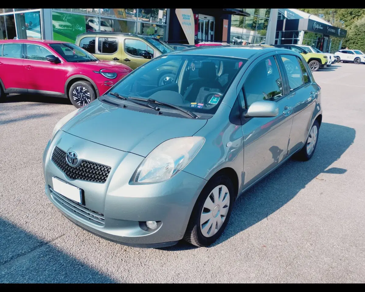 Toyota Yaris usata a Ravenna