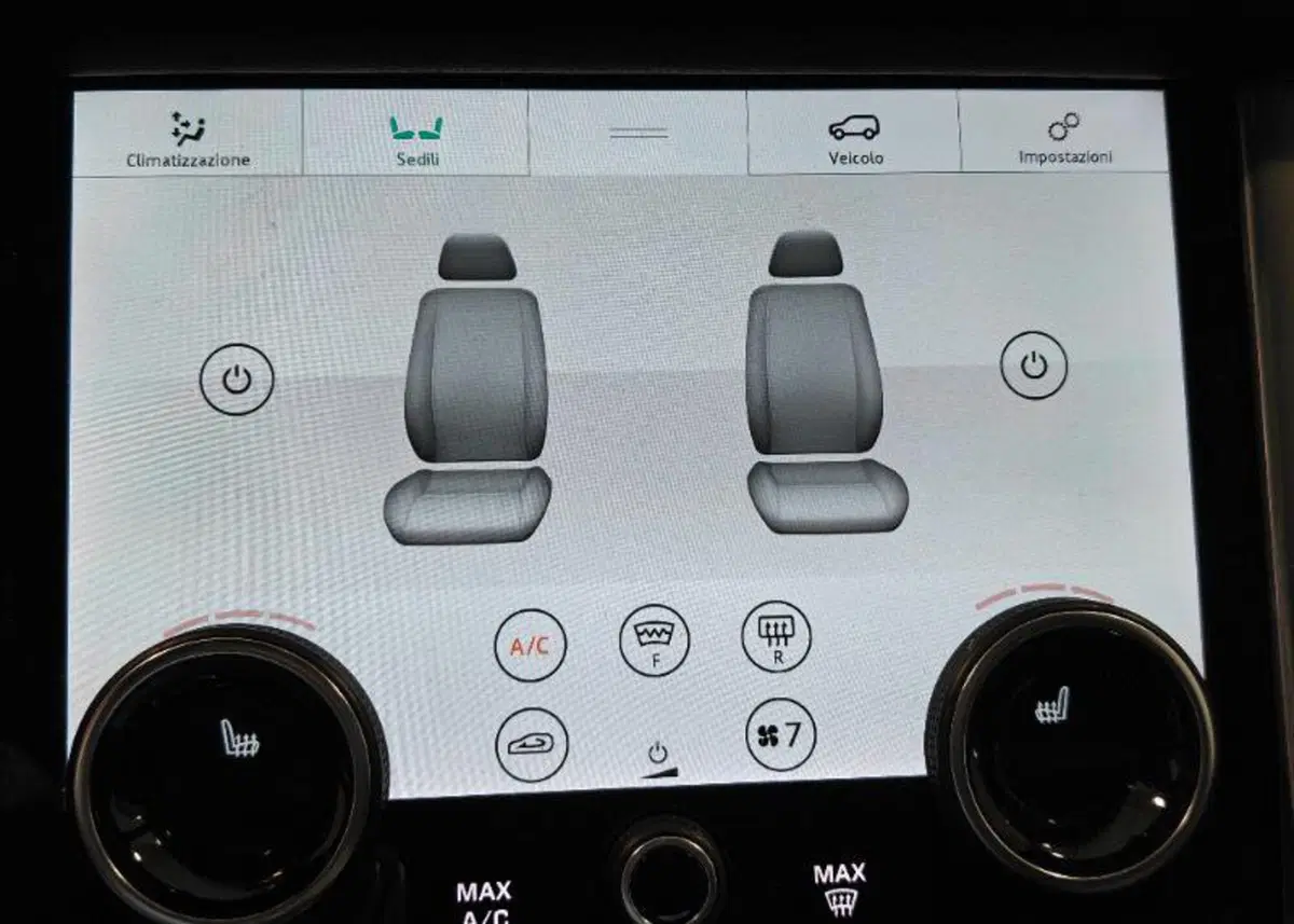 Land Rover Range Rover Sport usata a Venezia (13)