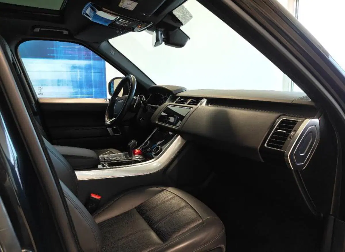 Land Rover Range Rover Sport usata a Venezia (6)