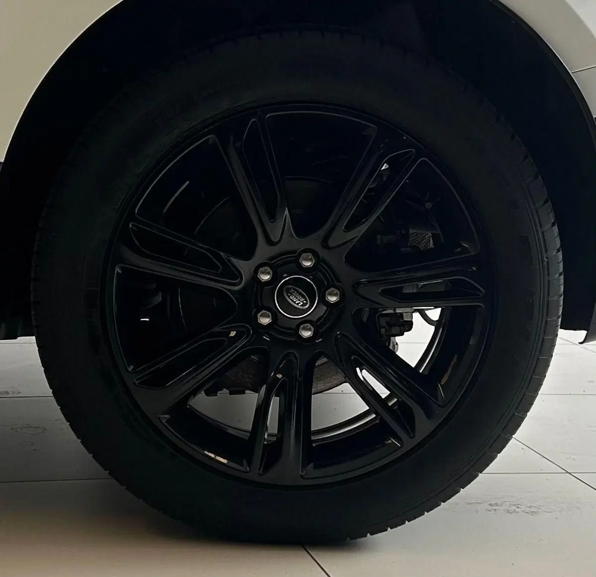 Land Rover Range Rover Velar usata a Ferrara (8)