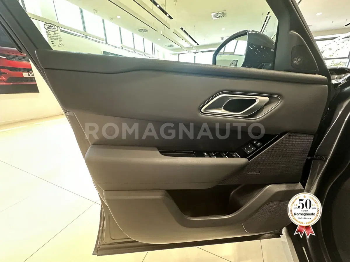 Land Rover Range Rover Velar usata a Forlì-Cesena (15)