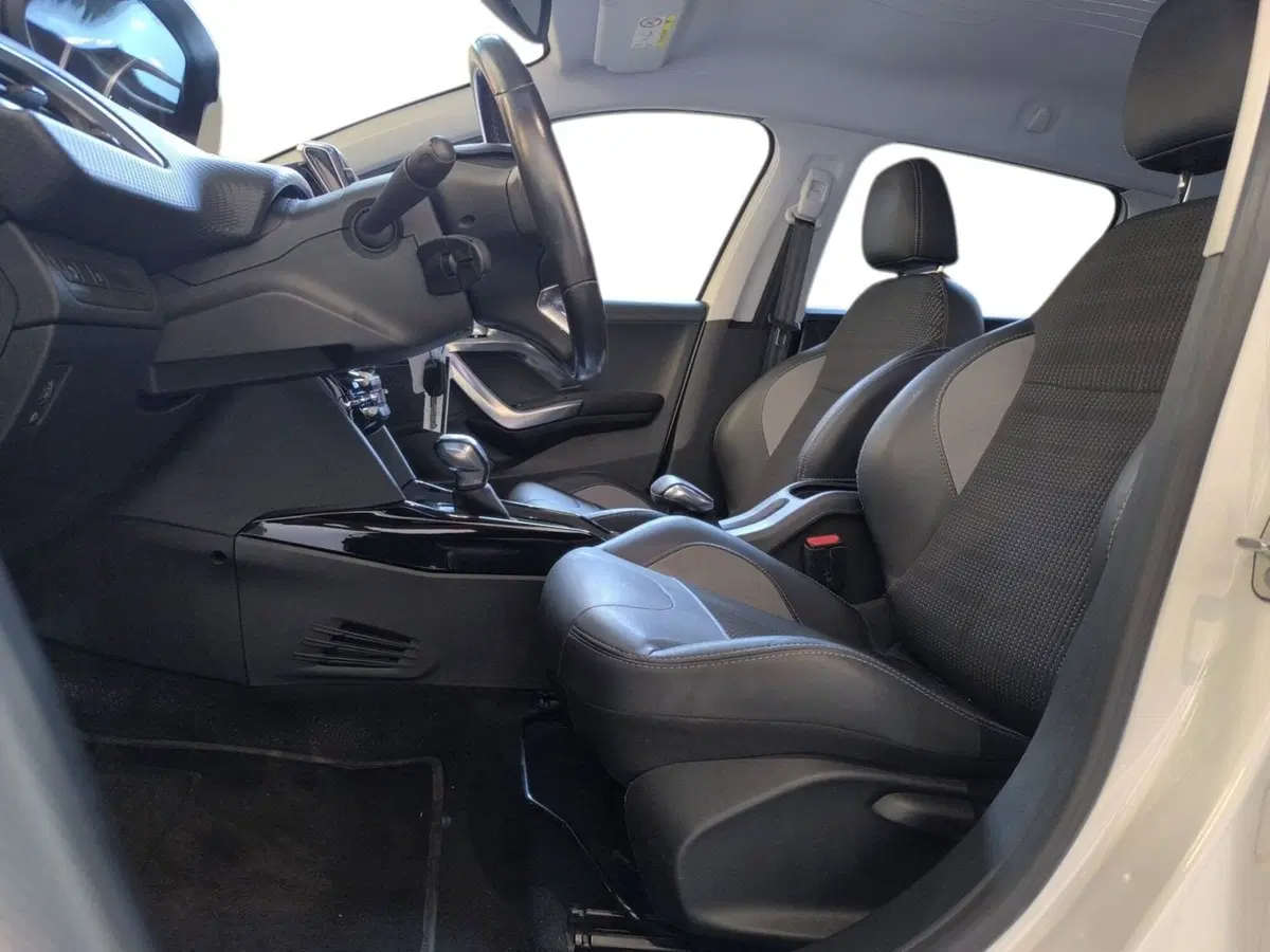 Peugeot 2008 usata a Udine (7)