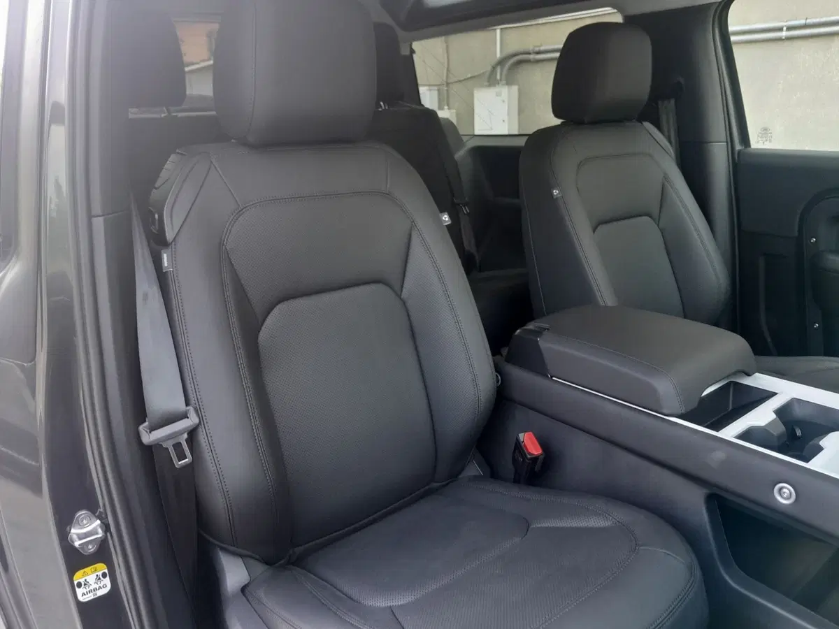 Land Rover Defender nuova a Cuneo (17)