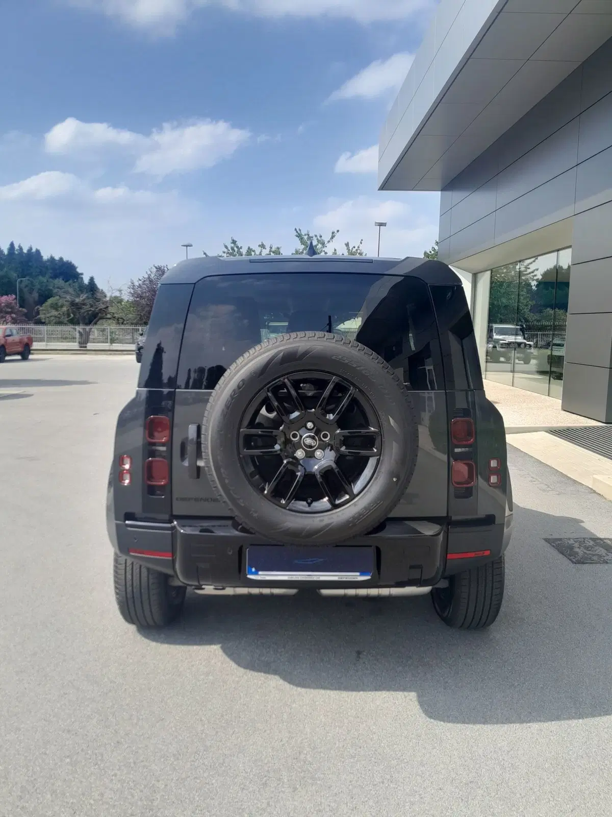 Land Rover Defender nuova a Cuneo (7)