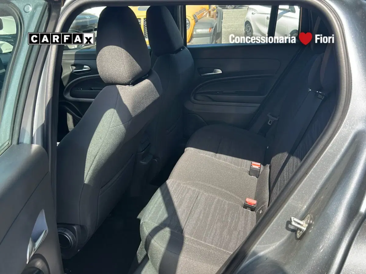 Jeep Avenger nuova a Latina (11)