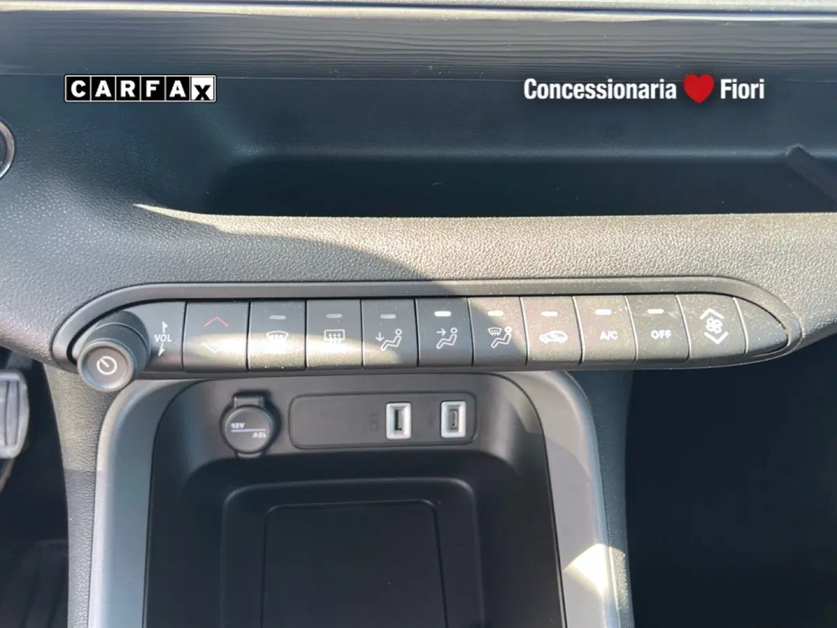 Jeep Avenger nuova a Latina (16)