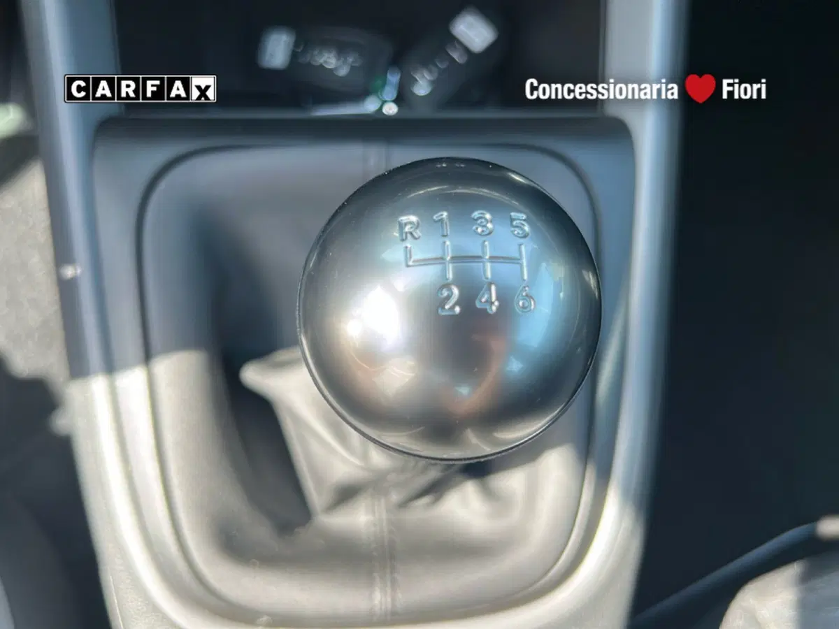 Jeep Avenger nuova a Latina (17)
