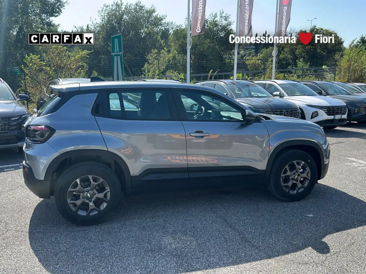 Jeep Avenger nuova a Latina (6)