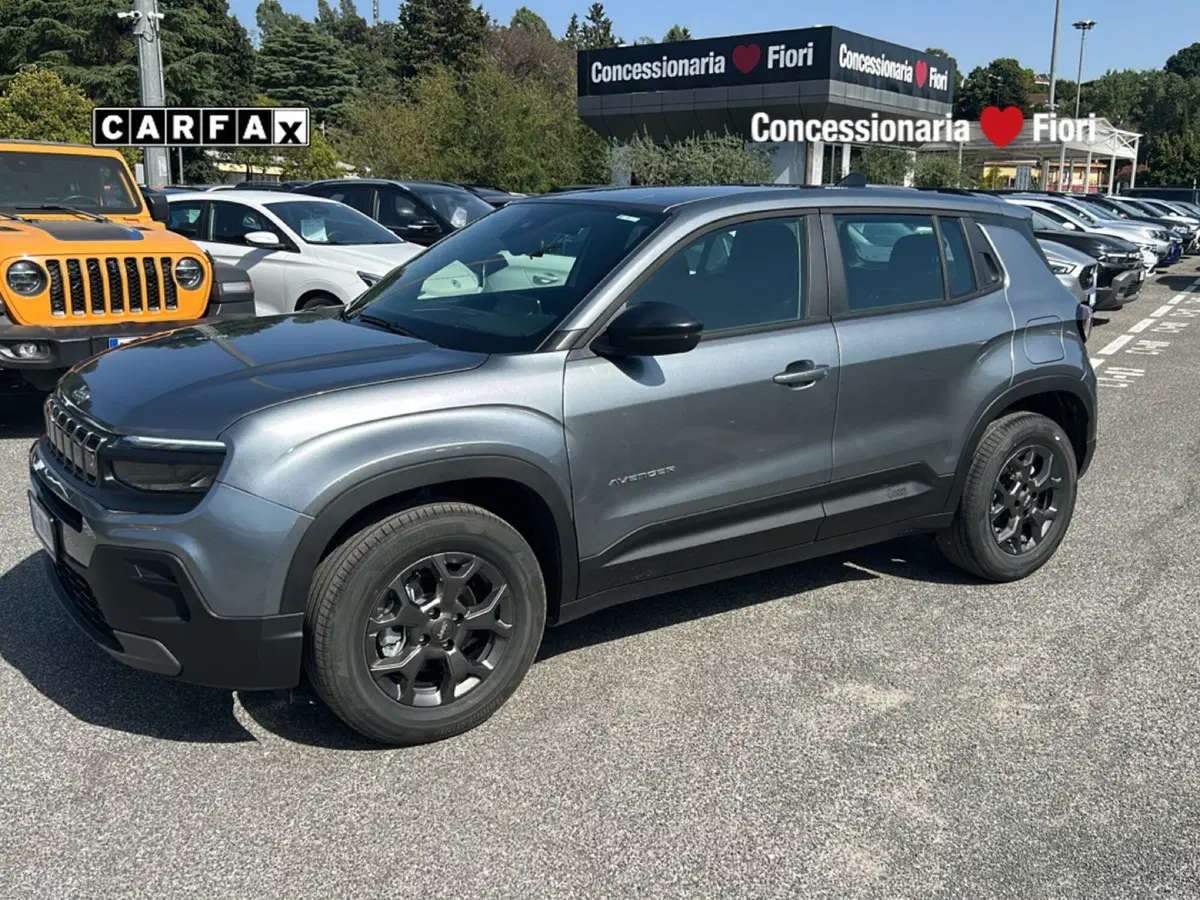 Jeep Avenger nuova a Latina (8)