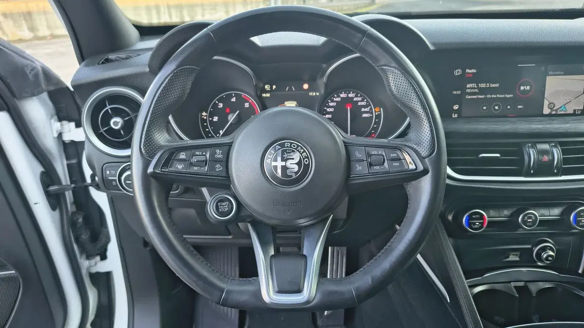 Alfa Romeo Stelvio usata a Padova (10)