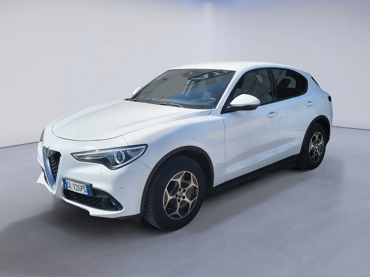 Alfa Romeo Stelvio usata a Padova (2)