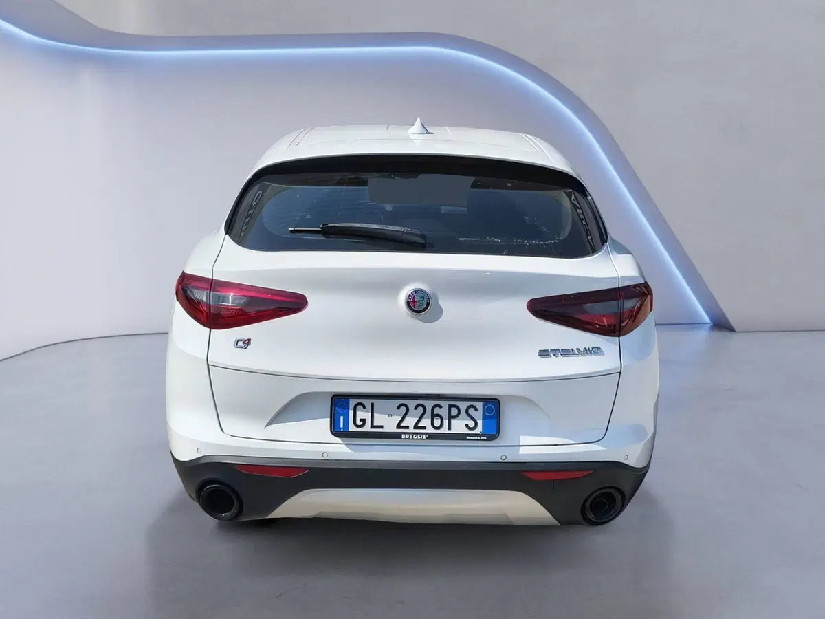 Alfa Romeo Stelvio usata a Padova (3)