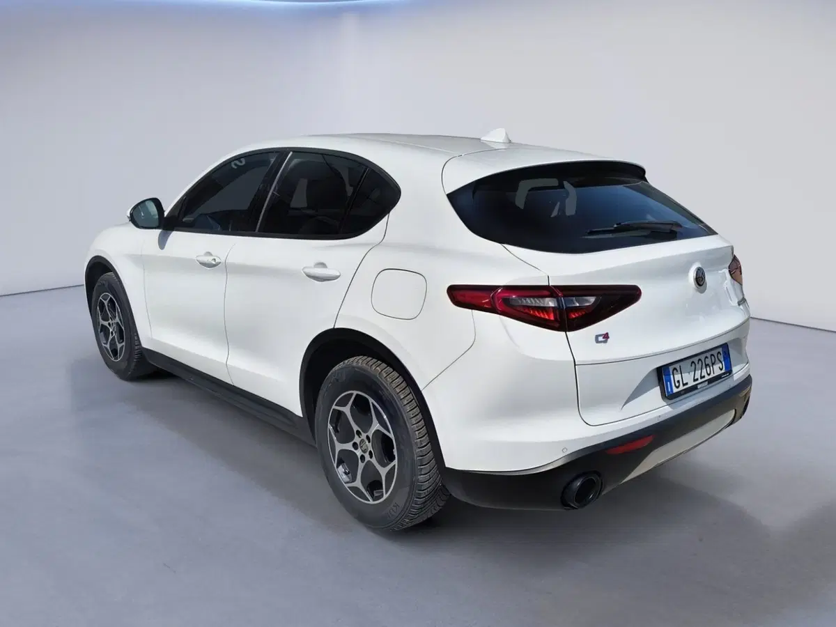 Alfa Romeo Stelvio usata a Padova (4)