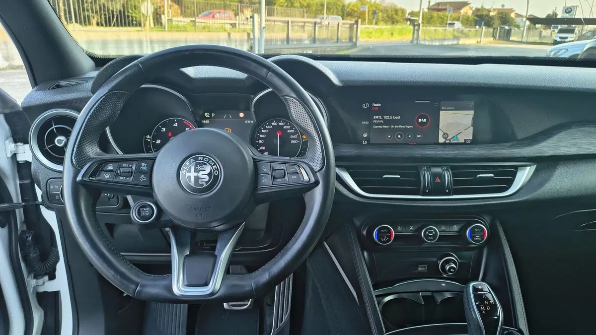 Alfa Romeo Stelvio usata a Padova (9)