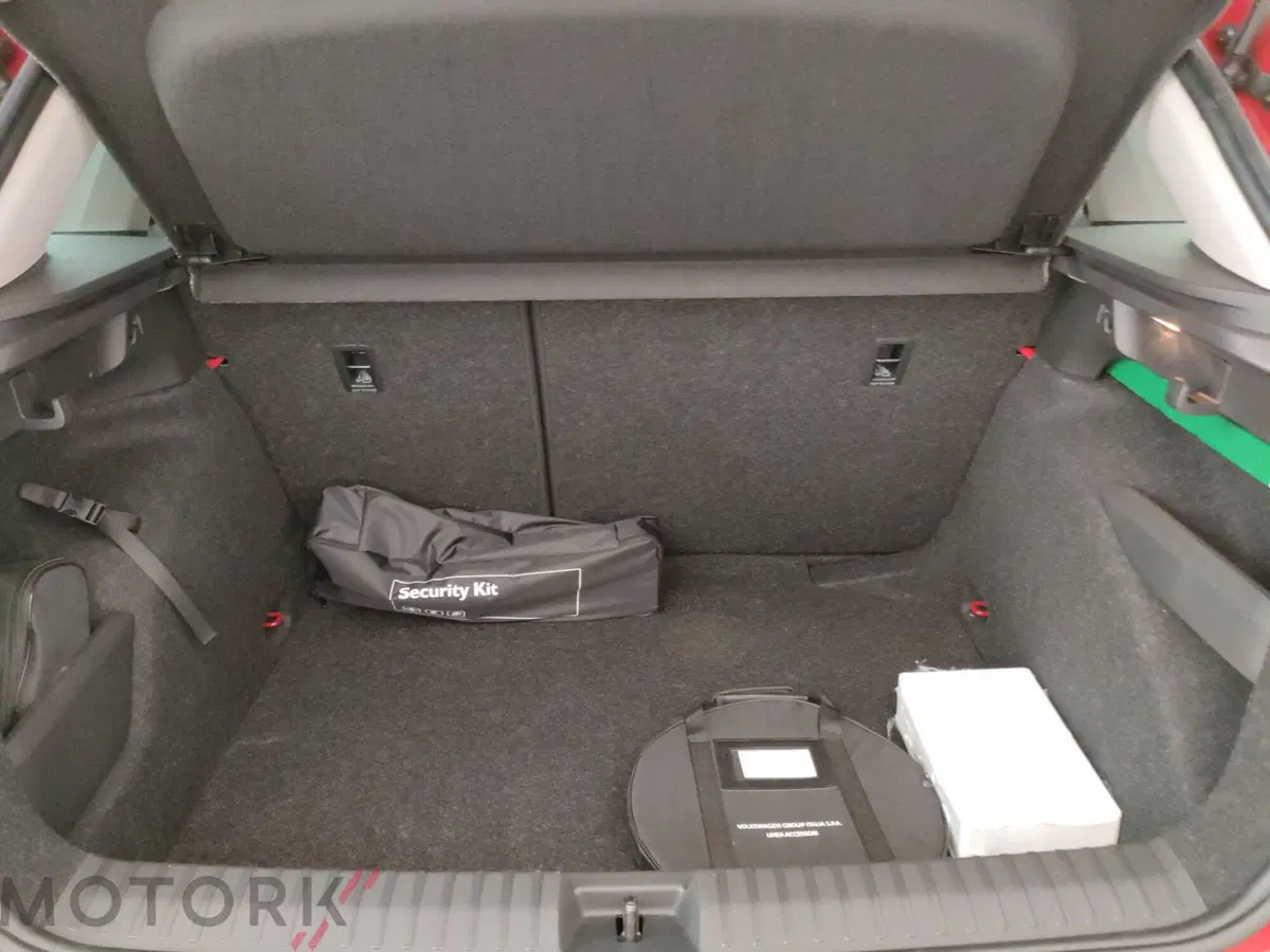 Skoda Kamiq usata a Varese (11)