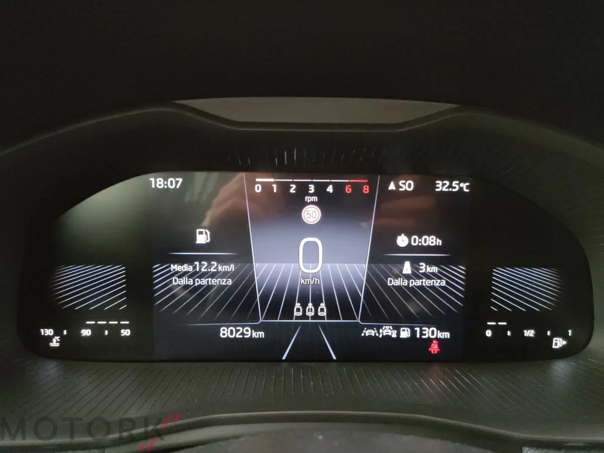 Skoda Kamiq usata a Varese (13)