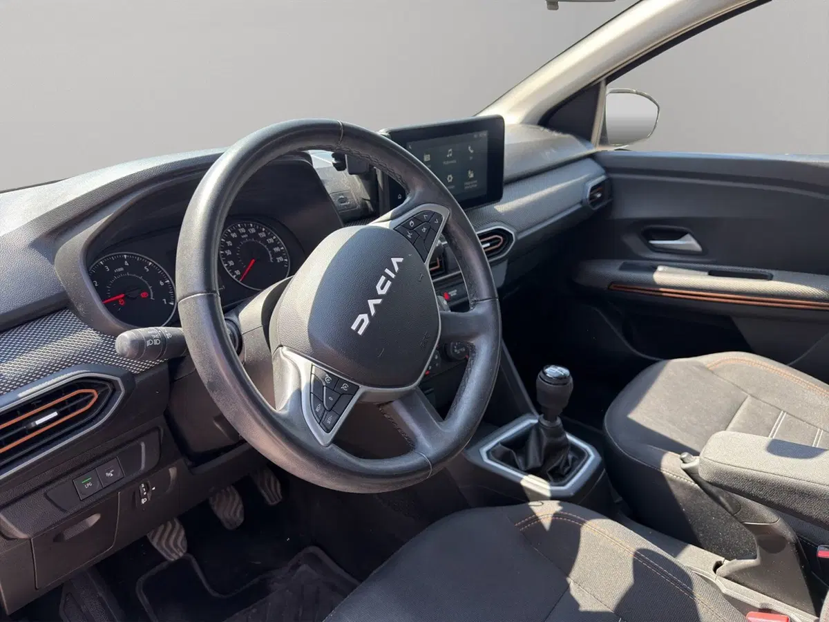 Dacia Sandero usata a Macerata (9)