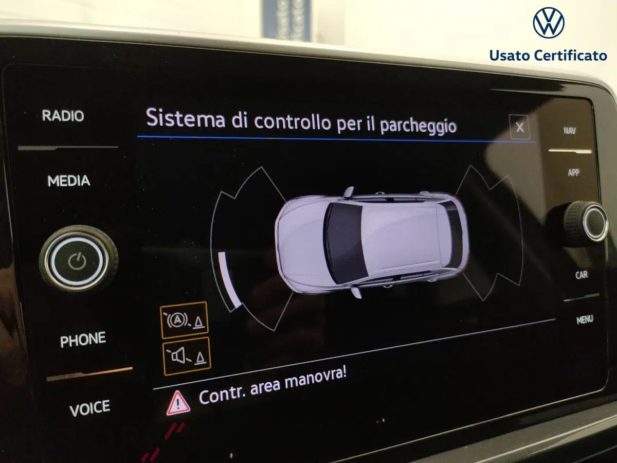 Volkswagen T-Roc usata a Varese (17)