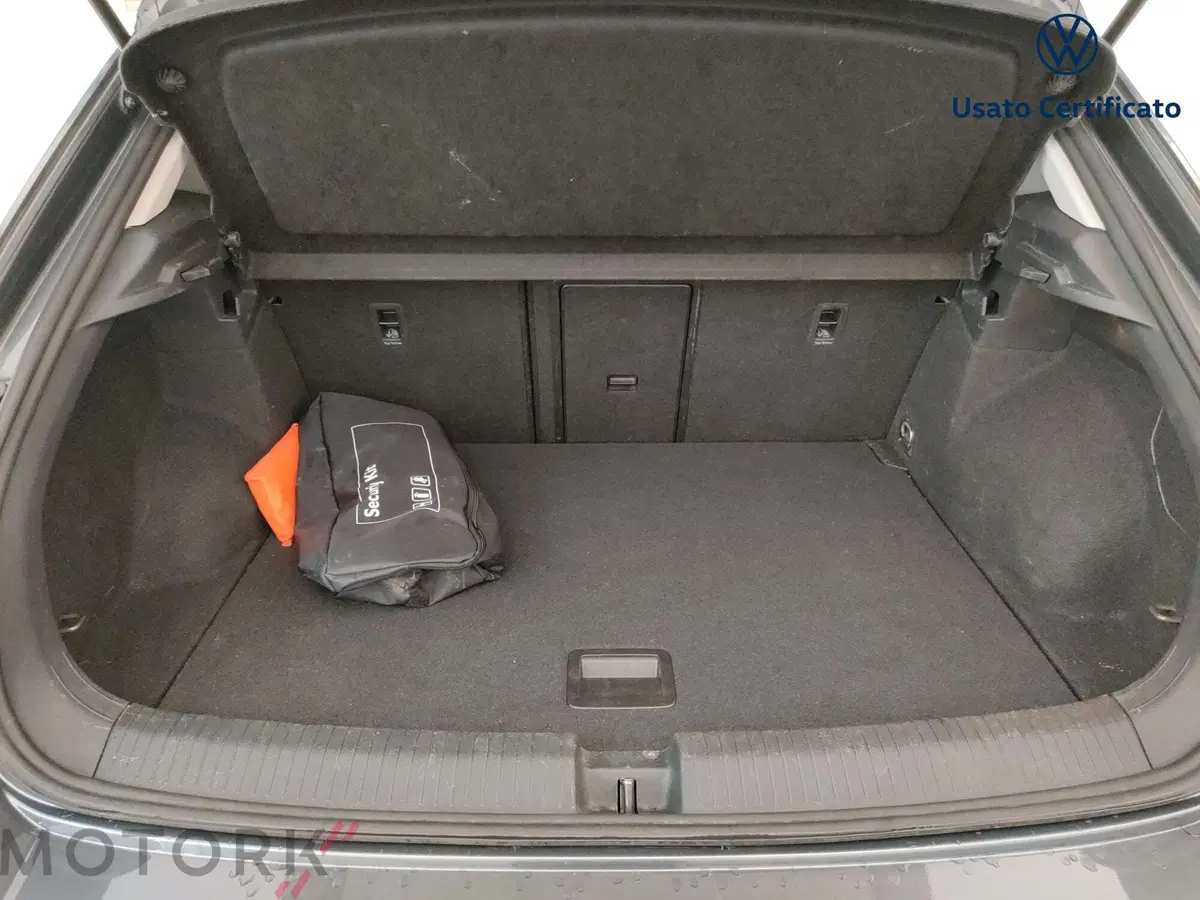 Volkswagen T-Roc usata a Varese (9)