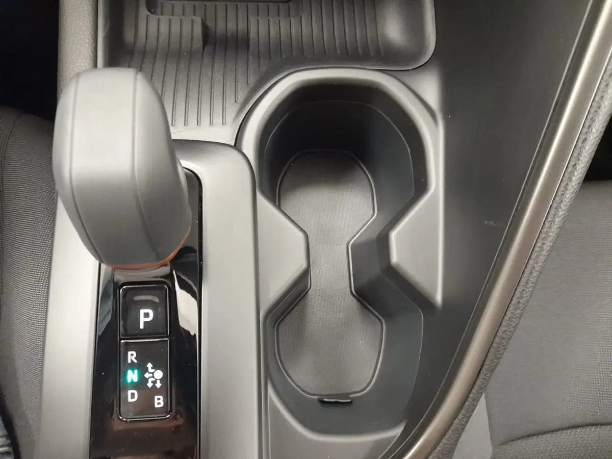 Toyota Toyota C-HR usata a Alessandria (15)